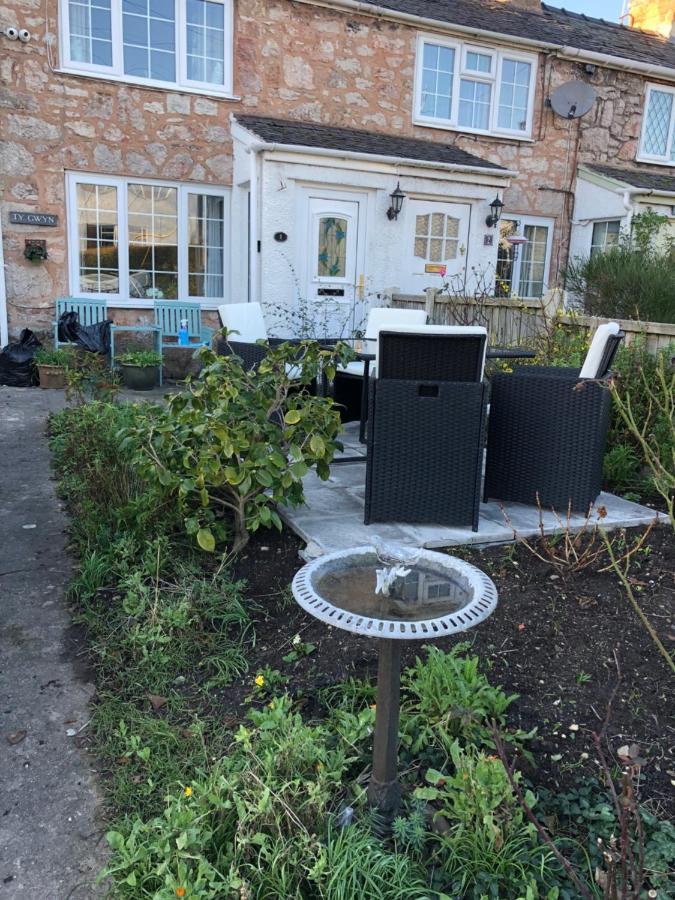 Welsh Country Cottage In Beautiful Village Llandudno Junction Εξωτερικό φωτογραφία